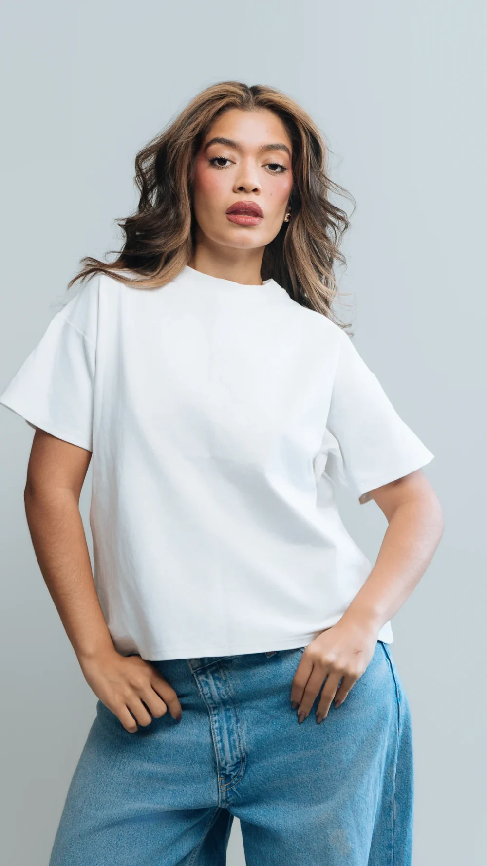 T-shirt oversize Ref. 163 color crema, vista frontal